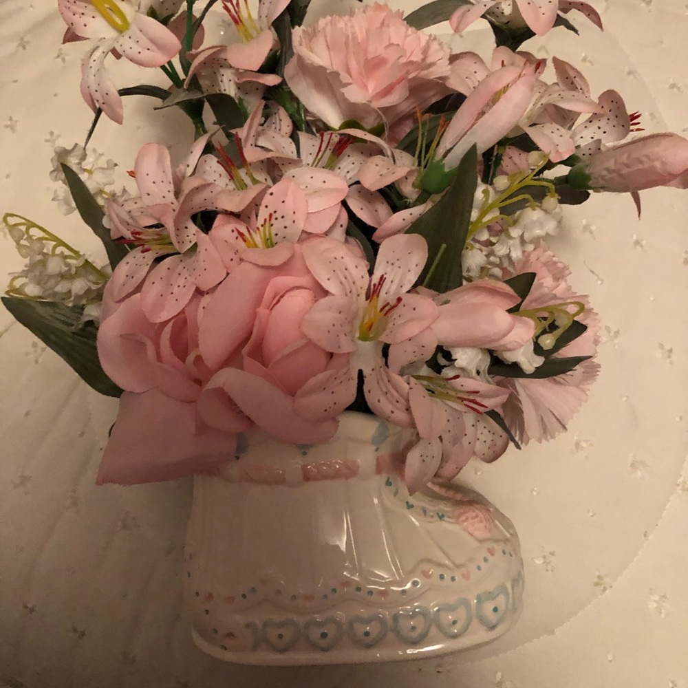 Russ brand Porcelain baby bootie with flower arrangement. Excellent condition.